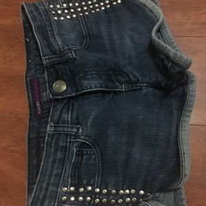 Shorts with a design on side